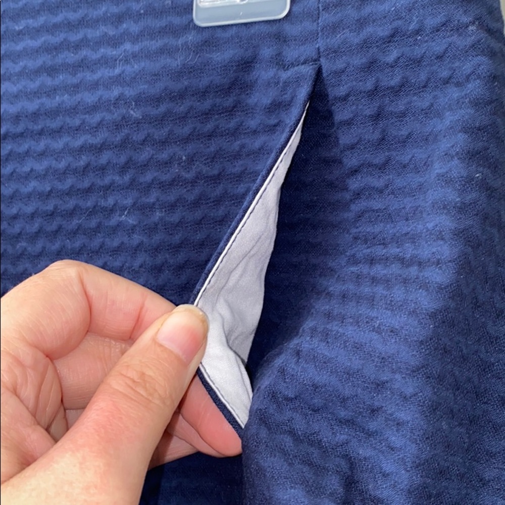 Lilly Pulitzer Scalloped Navy Shorts - Picture 5 of 5